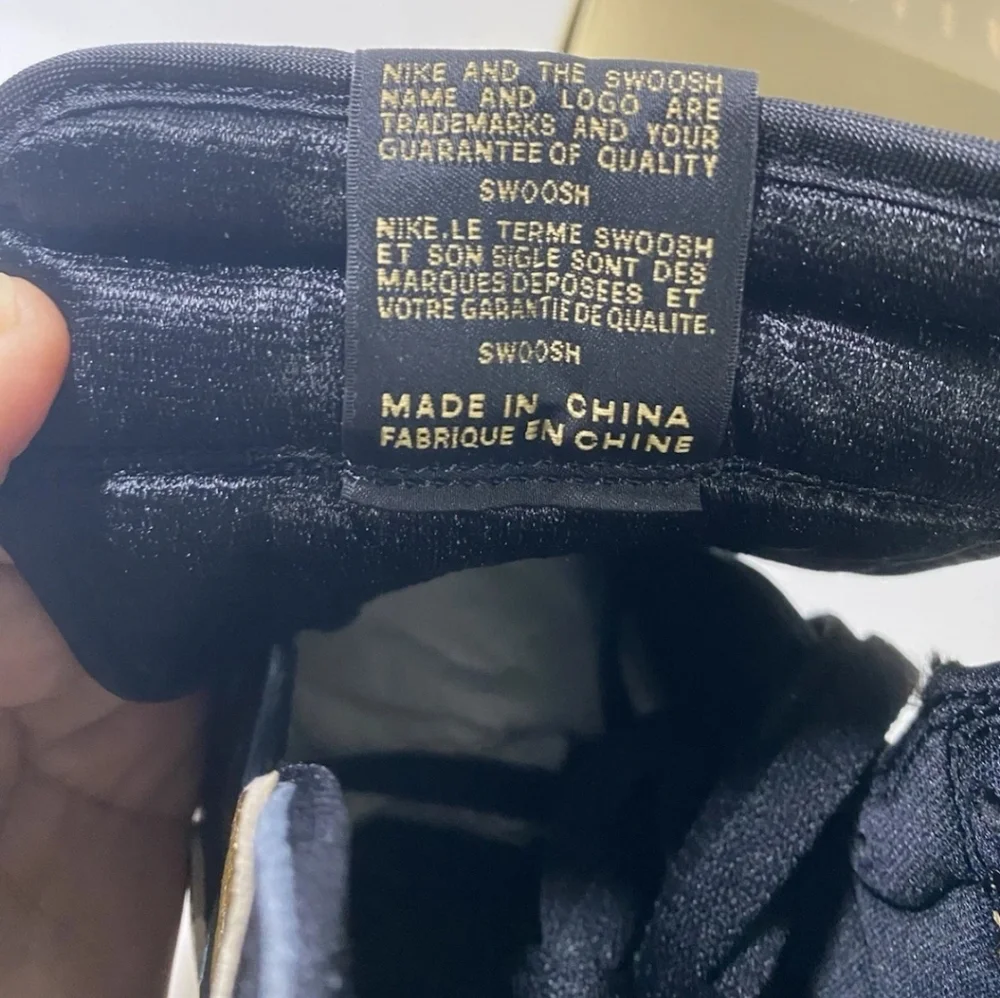 Jordan 1 Retro High OG Sneakers Black/Metallic Gold-Sail (DZ5485 071) 10.5
